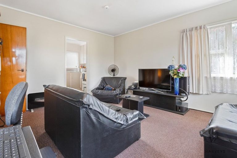 Photo of property in 102 Godley Road, Green Bay, Auckland, 0604