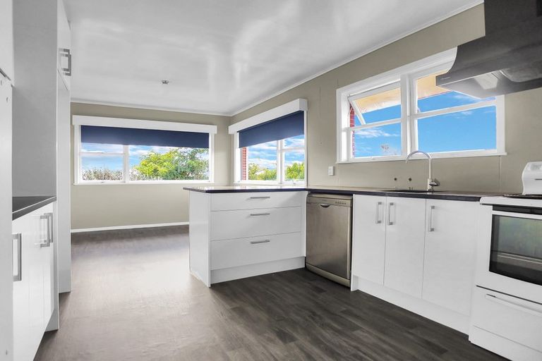 Photo of property in 739 Te Atatu Road, Te Atatu Peninsula, Auckland, 0610