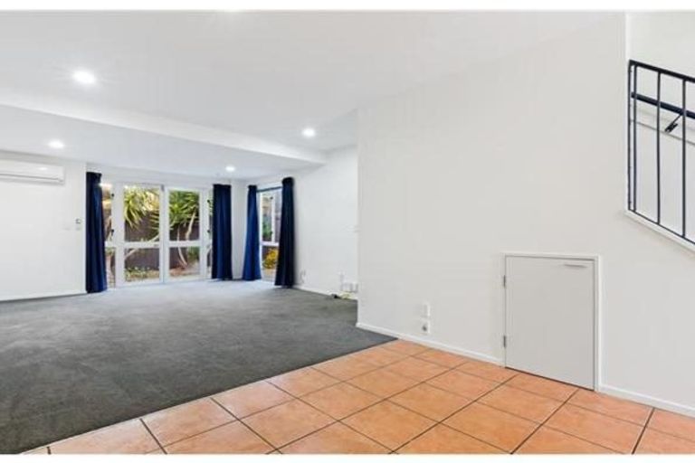 Photo of property in 52c Ely Street, Christchurch Central, Christchurch, 8013