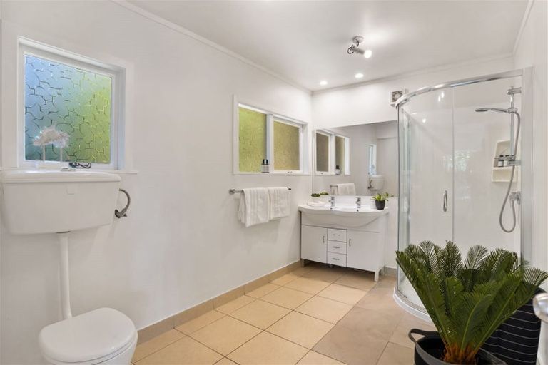 Photo of property in 2/19 Utting Street, Birkdale, Auckland, 0626