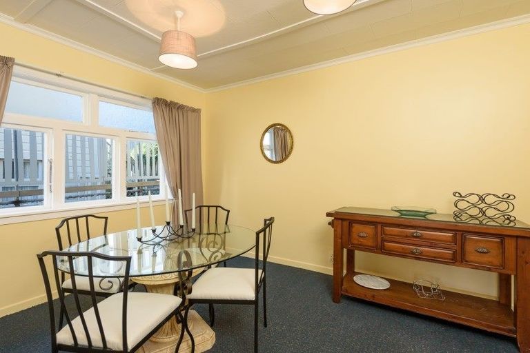 Photo of property in 5 Lonsdale Crescent, Rongotai, Wellington, 6022