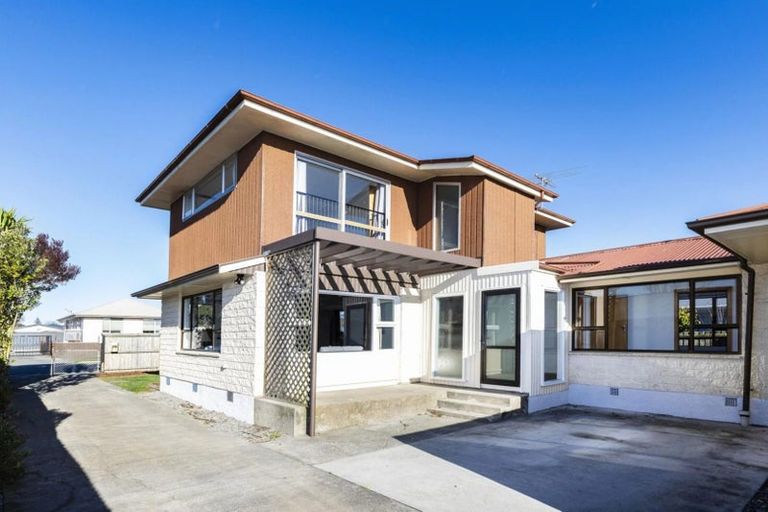 Photo of property in 11 Eglinton Street, Avondale, Christchurch, 8061