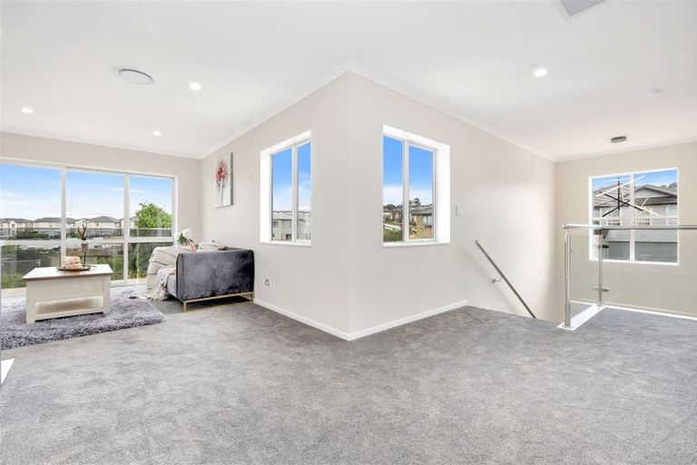 Photo of property in 15 Drumconnell Drive, Flat Bush, Auckland, 2019