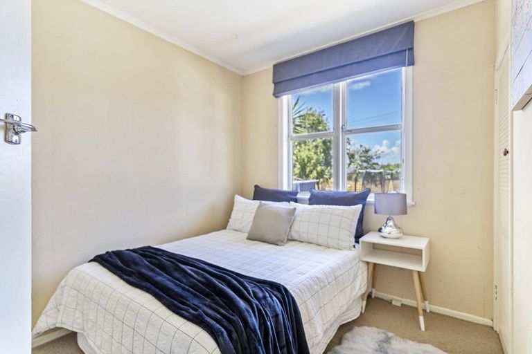 Photo of property in 13 Matapouri Road, Mangere Bridge, Auckland, 2022