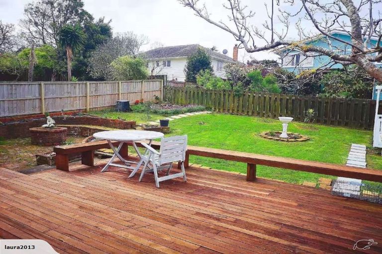 Photo of property in 7 Ellesmere Crescent, Pakuranga Heights, Auckland, 2010