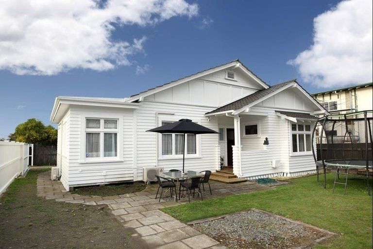 Photo of property in 219 Georges Drive, Napier South, Napier, 4110