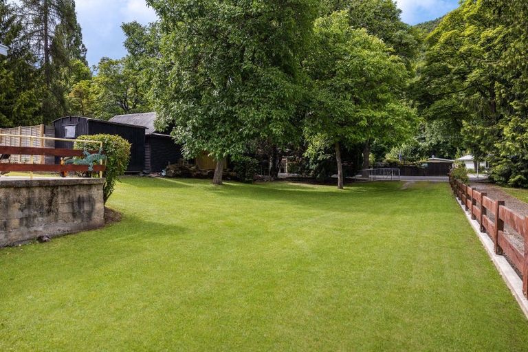 Photo of property in 74 Buckingham Street, Arrowtown, 9302