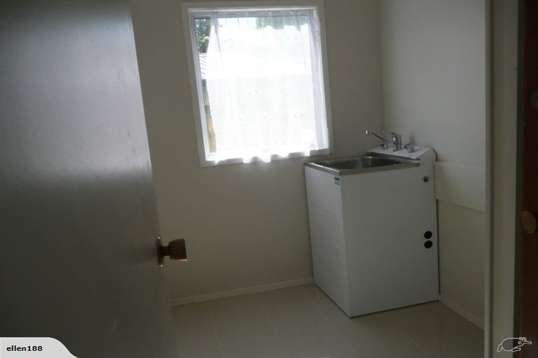 Photo of property in 9 Silverstone Place, Henderson, Auckland, 0612