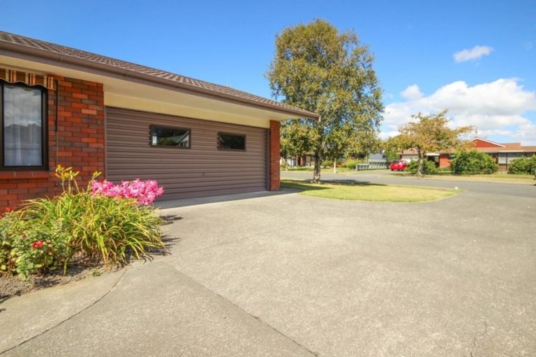 Photo of property in 24 Hetley Crescent, Taradale, Napier, 4112