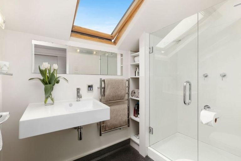 Photo of property in 45 Tuatoru Street, Eastbourne, Lower Hutt, 5013