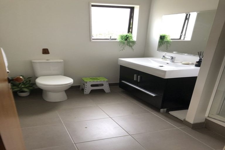 Photo of property in 1/28 Firth Road, Torbay, Auckland, 0630