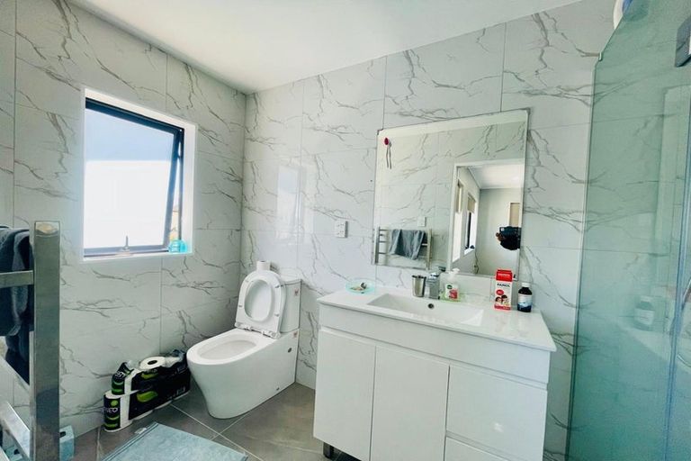 Photo of property in 52 Donegal Park Drive, Flat Bush, Auckland, 2019