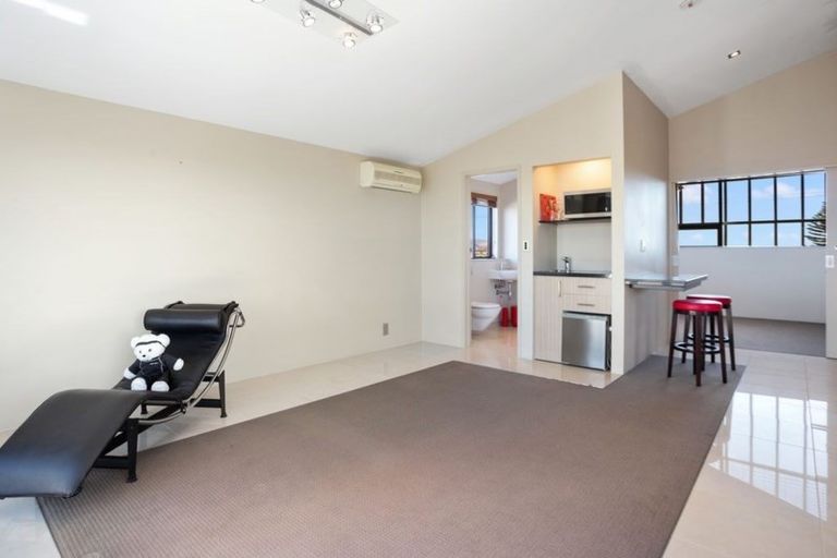 Photo of property in 385a Oceanbeach Road, Mount Maunganui, 3116