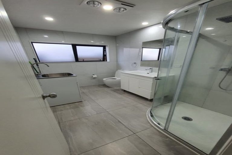 Photo of property in 98 Tir Conaill Avenue, Flat Bush, Auckland, 2019