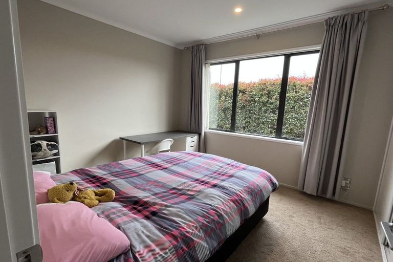 Photo of property in 2 Makaka Lane, Silverdale, 0932