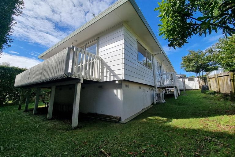 Photo of property in 2/74 College Road, Northcote, Auckland, 0627