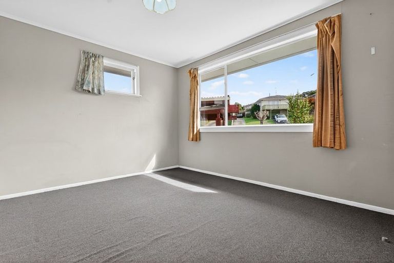 Photo of property in 37 Bruce Road, Glenfield, Auckland, 0629