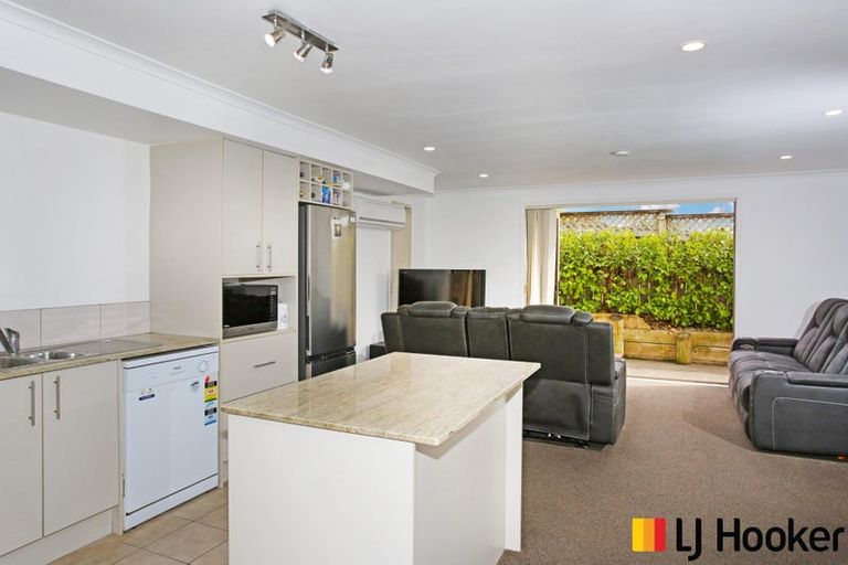 Photo of property in 12 Merlot Lane, Pukekohe, 2120