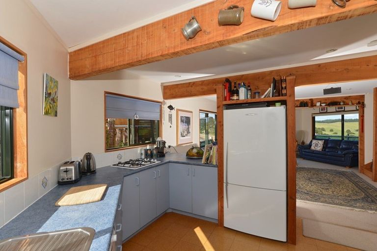 Photo of property in 3 Kaone Point Road, Matapouri, Whangarei, 0173