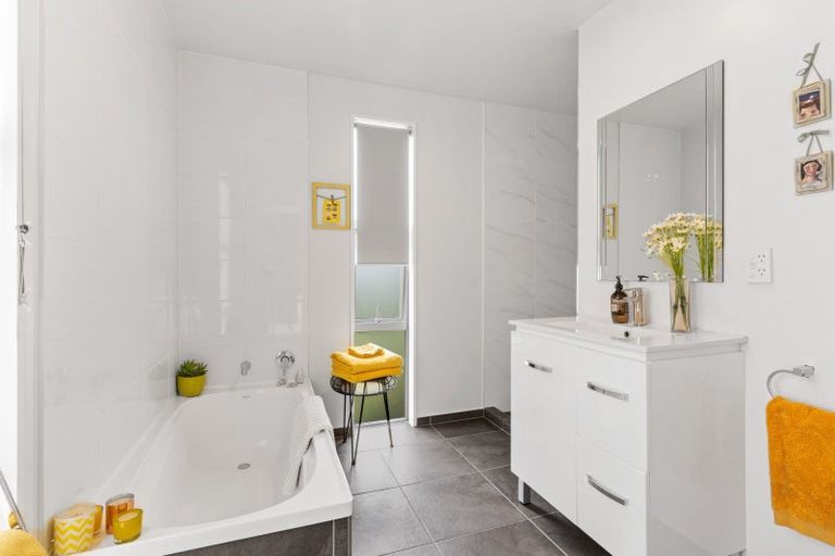 Photo of property in 1 Heathfield Drive, Mosgiel, 9024