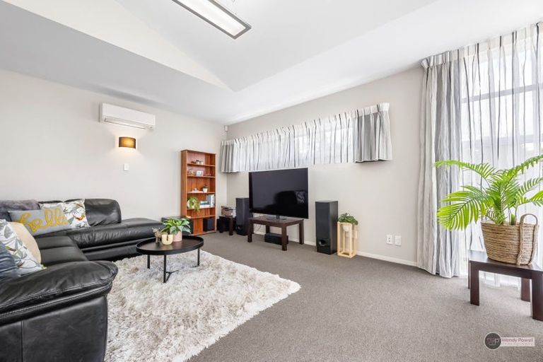 Photo of property in 79 Glen Road, Stokes Valley, Lower Hutt, 5019