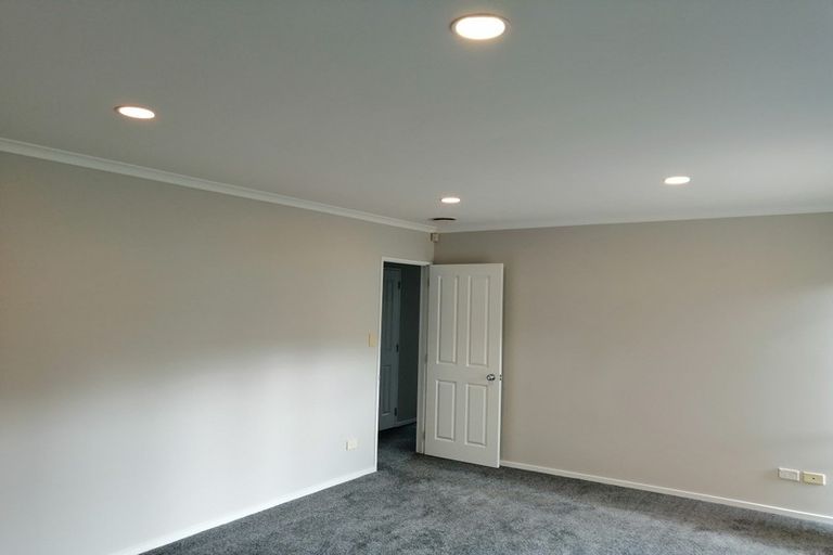 Photo of property in 12 Mellefont Close, East Tamaki Heights, Auckland, 2016