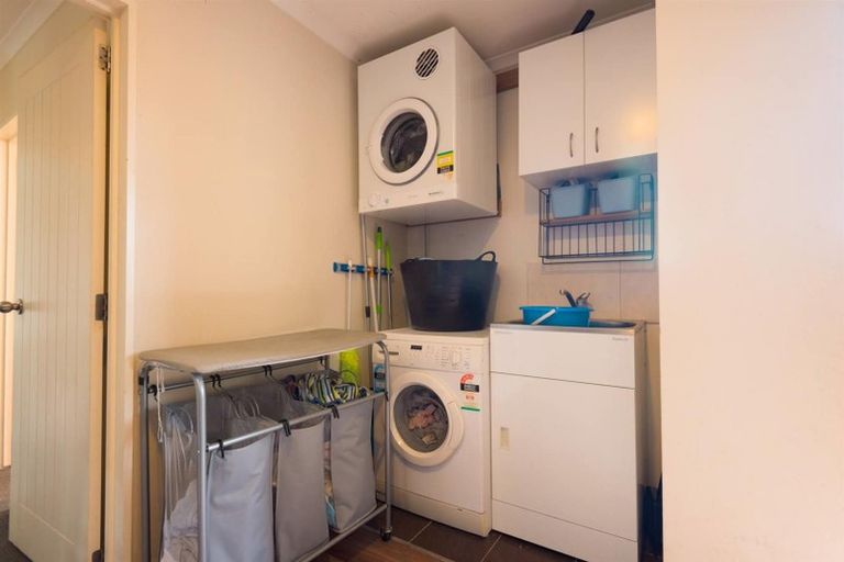 Photo of property in 48 Kirikiri Drive, Papakura, 2110