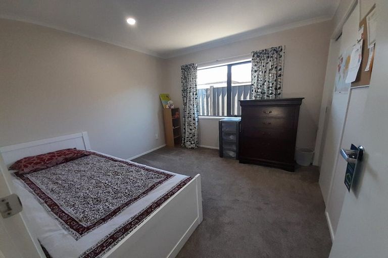 Photo of property in 48 Te Kaeaea Crescent, Wallaceville, Upper Hutt, 5018