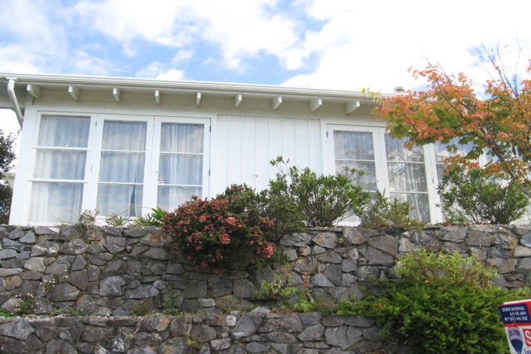 Photo of property in 5 Epping Grove, Karori, Wellington, 6012