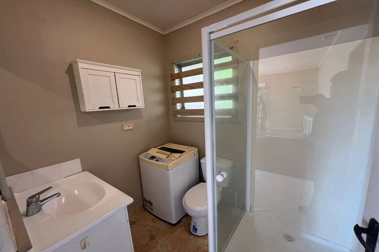 Photo of property in 29 Awaroa Road, Sunnyvale, Auckland, 0612