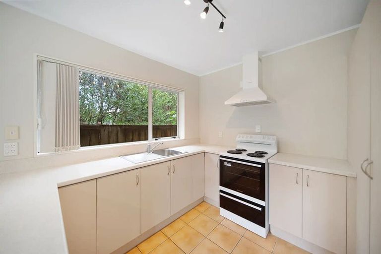 Photo of property in 100 Crawford Avenue, Mangere Bridge, Auckland, 2022