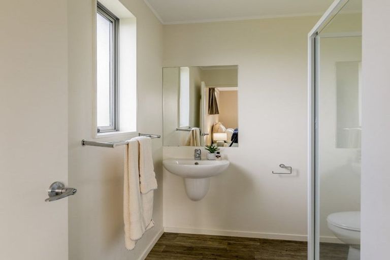 Photo of property in 7 Eruini Street, Waikanae Beach, Waikanae, 5036