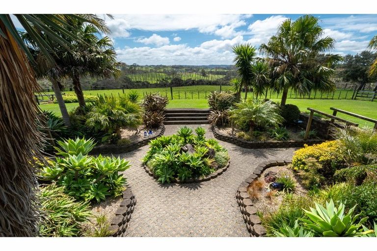 Photo of property in 14 Peters Lane, Taupaki, Henderson, 0782