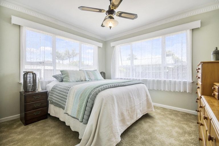 Photo of property in 20 Peachgrove Road, Te Atatu Peninsula, Auckland, 0610