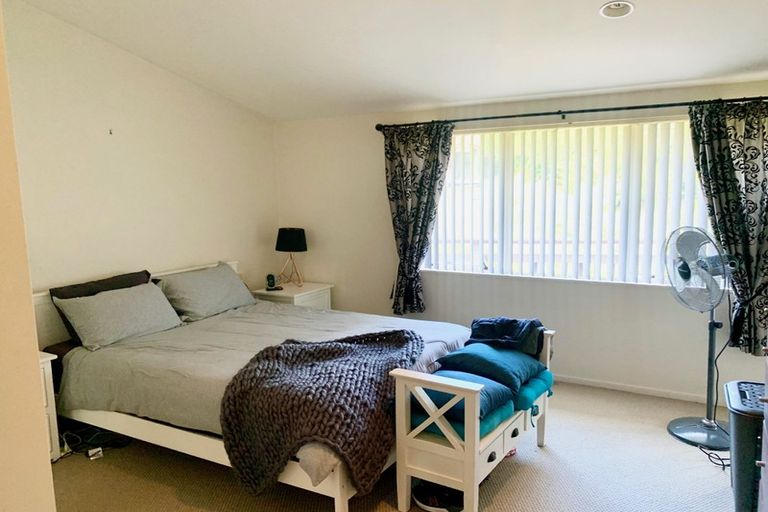 Photo of property in 31 Rifleman Rise, Unsworth Heights, Auckland, 0632