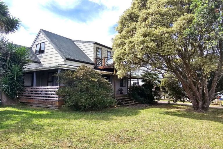 Photo of property in 2 Dalmahoy Place, Wattle Downs, Auckland, 2103