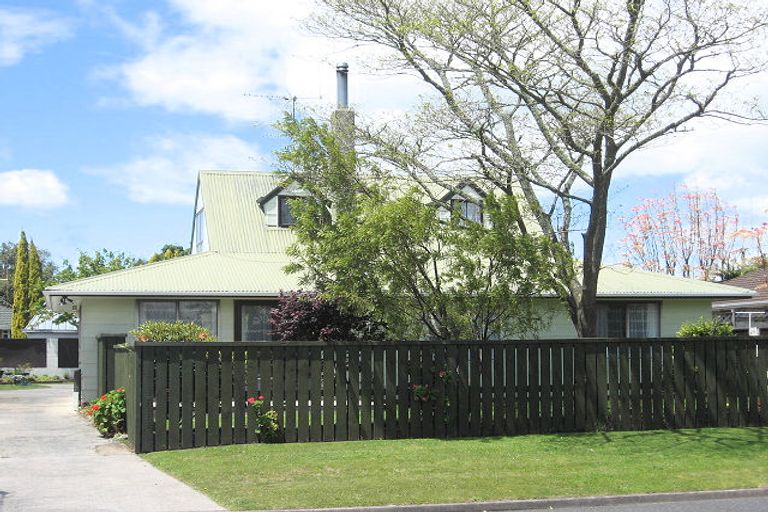 Photo of property in 48 Chaucer Street, Leamington, Cambridge, 3432