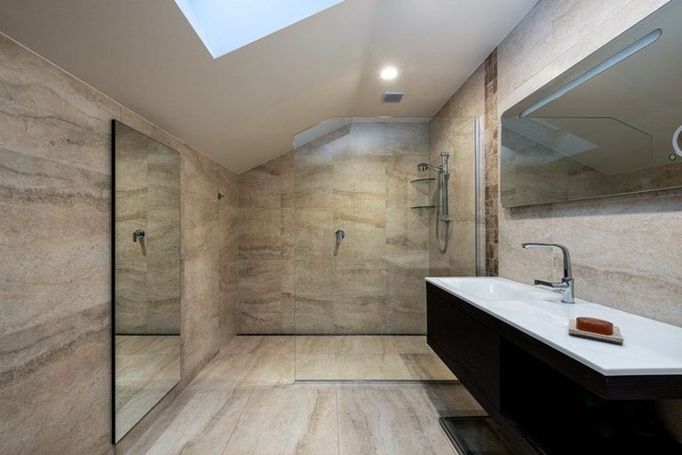 Photo of property in 10 Kowhai Road, Campbells Bay, Auckland, 0630