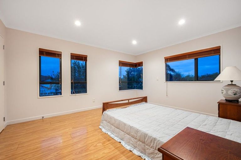 Photo of property in 24 Oakway Drive, Schnapper Rock, Auckland, 0632