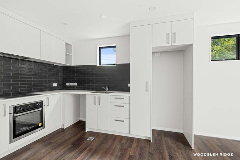 Photo of property in 38 Tokai Place, Glen Eden, 0602