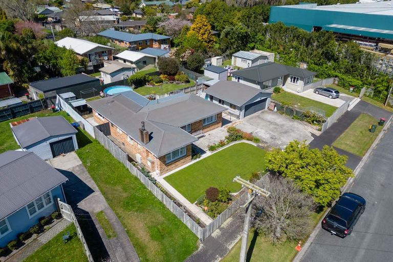 Photo of property in 27 Cotton Street, St Andrews, Hamilton, 3200