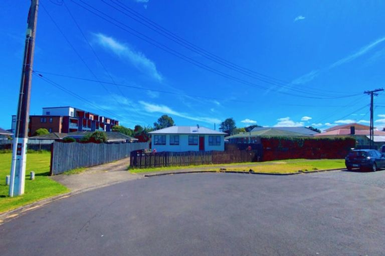 Photo of property in 12 Miami Street, Mangere East, Auckland, 2024