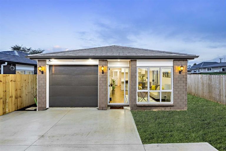 Photo of property in 18c Gardiner Grove, Mangere East, Auckland, 2024