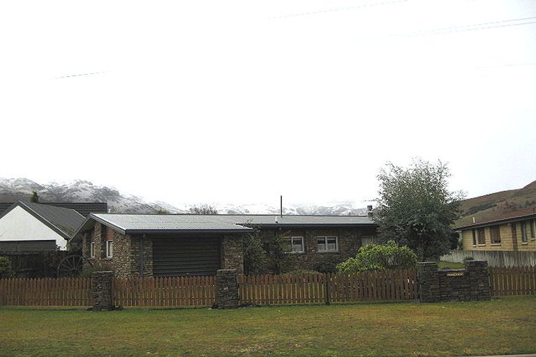 Photo of property in 2 Ferraud Street, Clyde, 9330