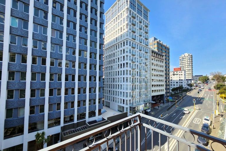 Photo of property in Atrium Towers, 5e/154 The Terrace, Wellington Central, Wellington, 6011