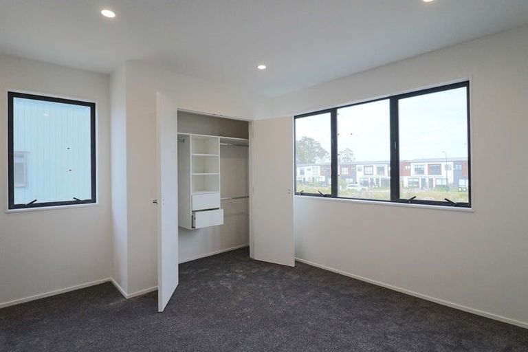 Photo of property in 11 John Gray Street, Papakura, 2110