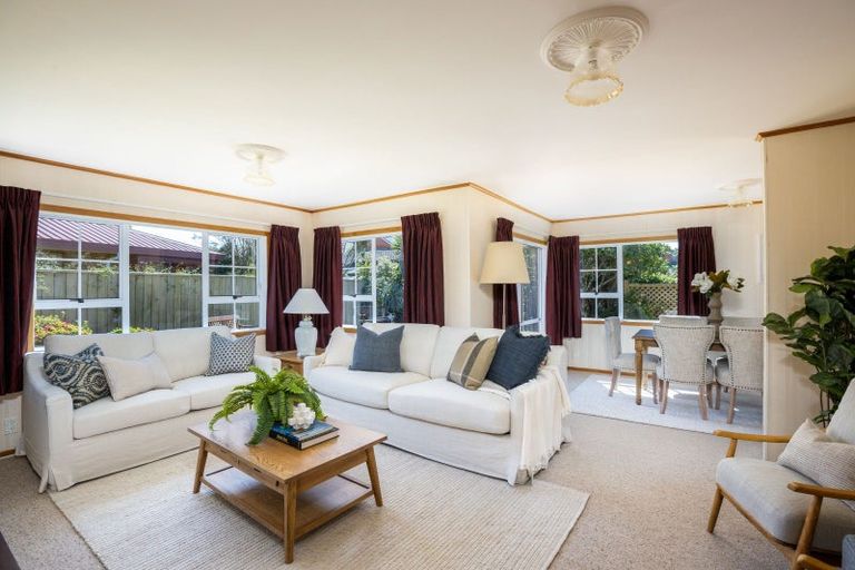 Photo of property in 7 Boulevard Drive, Merrilands, New Plymouth, 4312