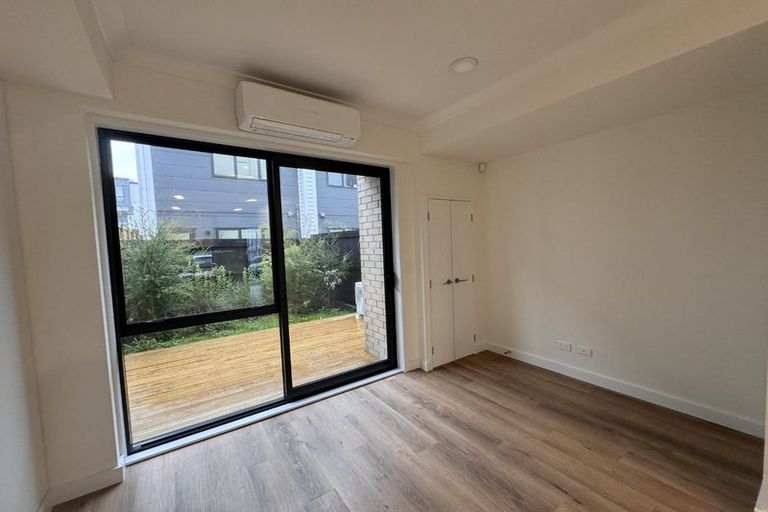 Photo of property in 19 Parkwood Avenue, Westgate, Auckland, 0614