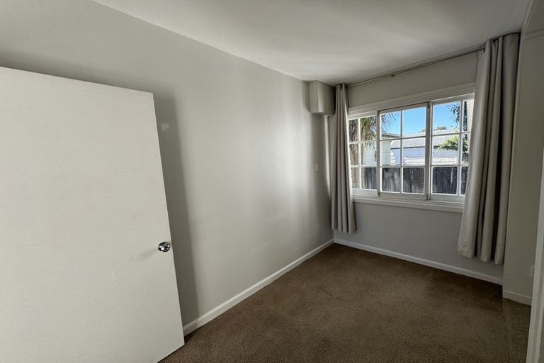 Photo of property in 105a Hinau Street, Riccarton, Christchurch, 8041