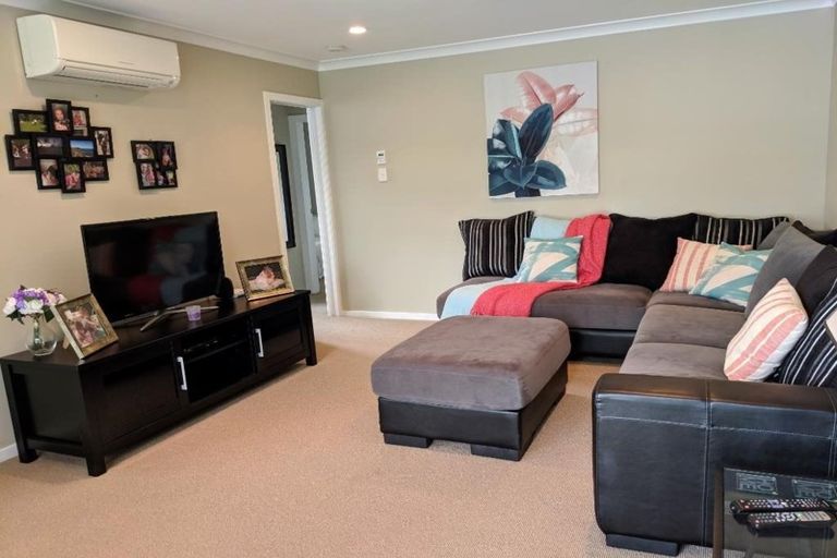 Photo of property in 1/6 Gemstone Drive, Birchville, Upper Hutt, 5018